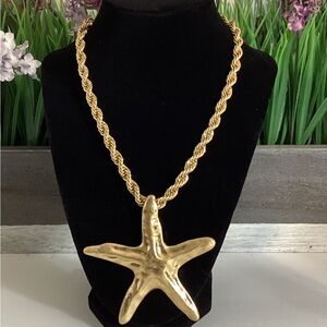 GOLDEN STAR NECKLACE